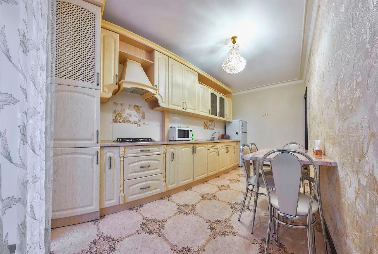 Luxury Apartments Трускавец Екстериор снимка