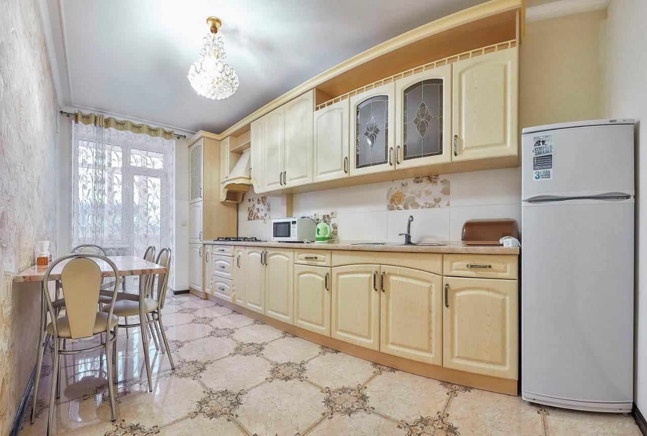 Luxury Apartments Трускавец Екстериор снимка